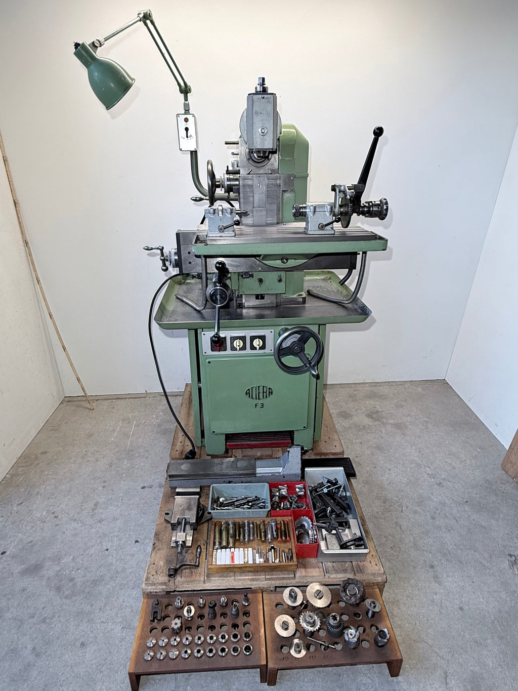 Universalfräsmaschine Aciera F3